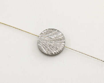 Kunstharzperlen, Scheiben flach rund, silber-grau metallic, 18 mm, 3 Perlen
