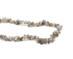 Labradorit Perlen, Edelsteinsplitter, Naturstein, Chips, 84cm-Perlenstrang aus Labradorit Splittern