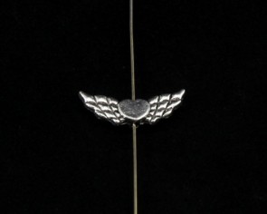 Engelsflügel mit Herz, Metallperlen silber, 22x9mm, 20 Flügelperlen