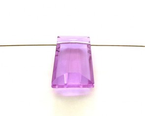 Schmuckanhänger aus Kristallglas, Trapez facettiert, lila, 29 x 21 mm