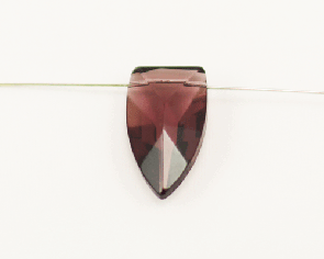 Kristallglas Anhänger Schild facettiert, violett, 32 x 18 mm